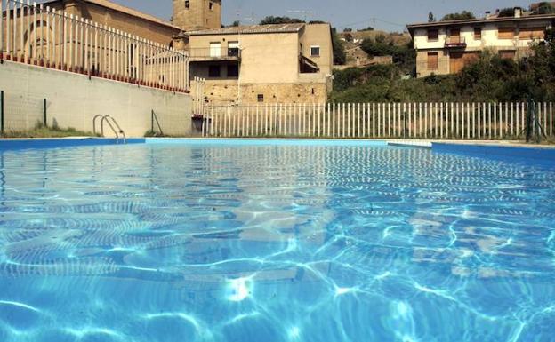 Muere un niño de 11 años tras caer en la piscina de un chalé de Alicante
