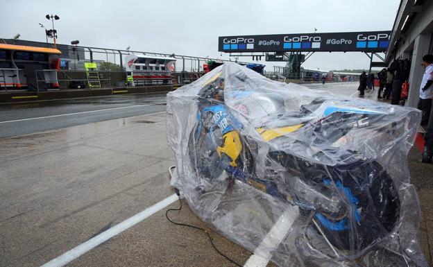 El asfalto de Silverstone arruina el GP de Gran Bretaña