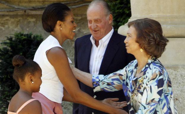 Encuentro de la Reina Sofía y Michelle Obama en Palma de Mallorca