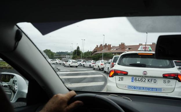 Las VTC defienden que los taxis puedan ofrecer también precios cerrados y descuentos