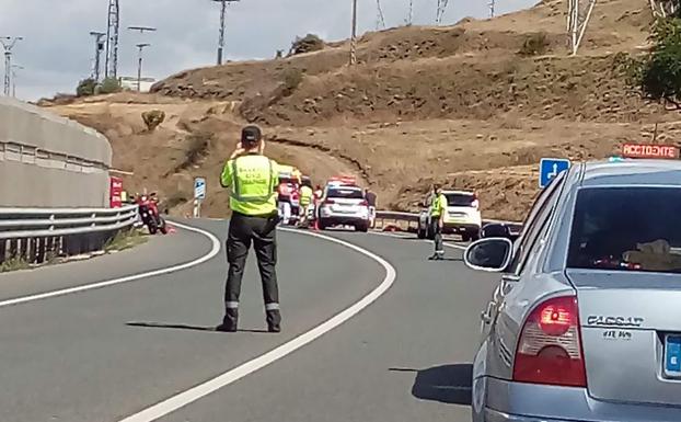 Dos motoristas heridos tras colisionar con un vehículo en la N-1 en Castil de Peones