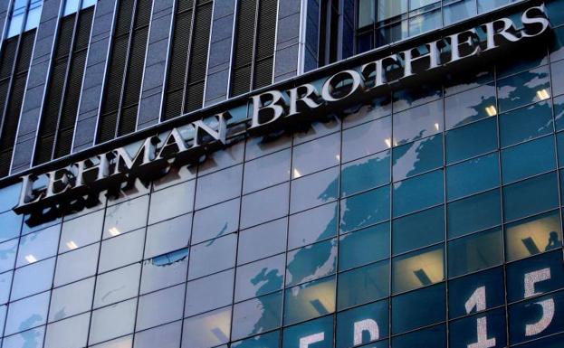 Más paro y menos salario, la herencia de Lehman Brothers diez años después de su quiebra