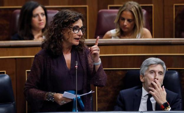 El auge en la recaudación de impuestos permite reducir el déficit hasta el 1,8%