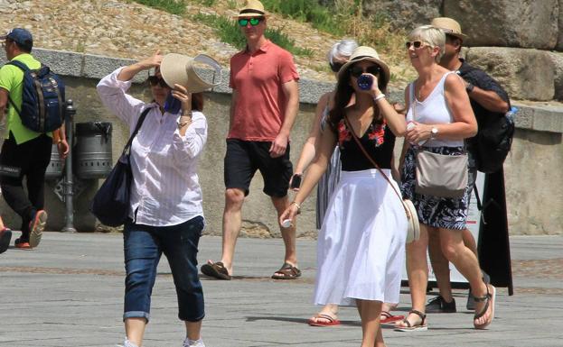 La Aemet prevé otros diez días de temperaturas por encima de lo normal en Castilla y León