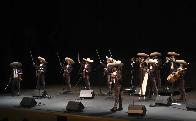 La Fundación José Tomás recauda fondos para Down Burgos con el concierto del Mariachi Imperial Azteca