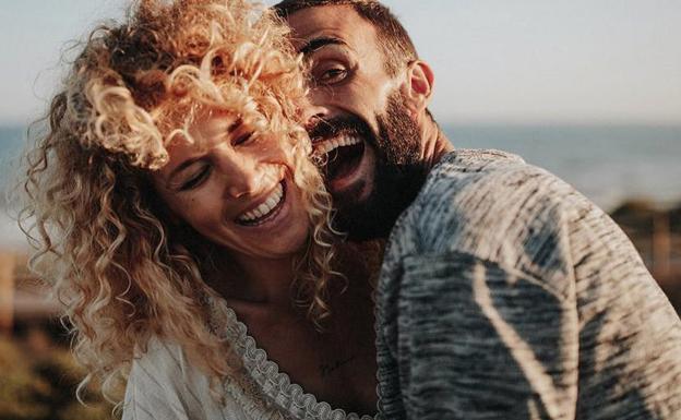 Azahara y Juanma Furió formalizan su amor