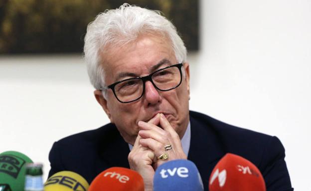 Ken Follett: «Las noticias falsas son peligrosas para las democracias»