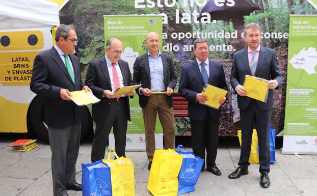 La campaña 'Reciclar es una oportunidad' dejará 60.000 bolsas de reciclaje en Burgos