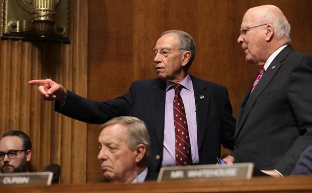 La conciencia de un senador republicano pone pausa a la confirmación de Kavanaugh