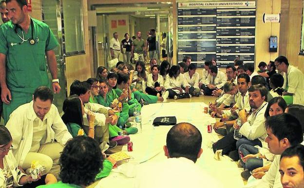 Médicos y enfermeros de guardia recuperan la manutención tras seis años de recortes