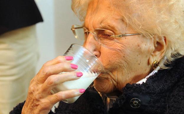 La leche de burra reduce los niveles de colesterol, según un estudio de la USAL