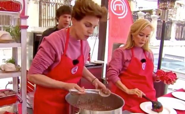 Antonia Dell'Atte y Carmen Lomana, a la gresca, en 'Masterchef celebrity'