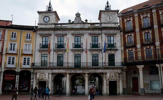 La oposición tumba el plan de implantación de la Administración Electrónica