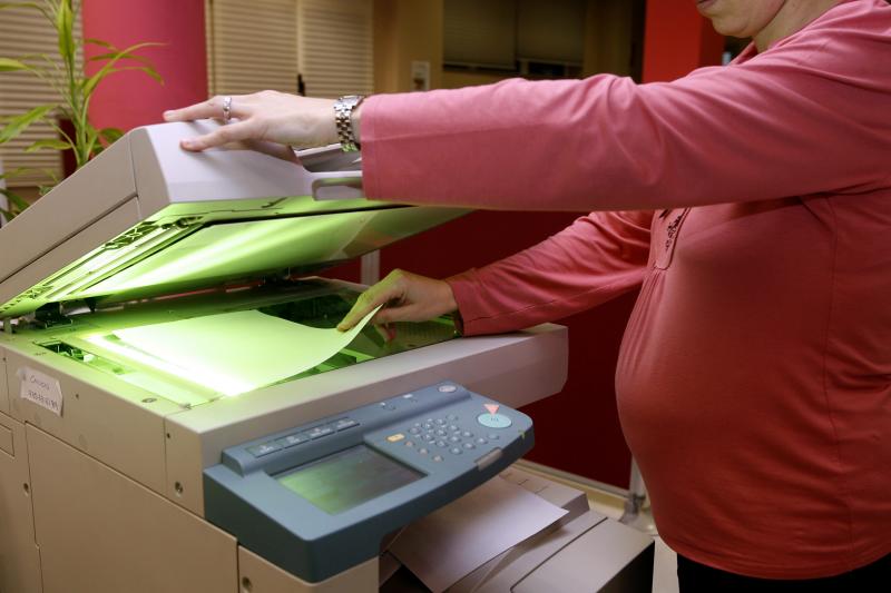 La devolución del IRPF de las prestaciones maternales llegará a casi 48.000 personas en la región