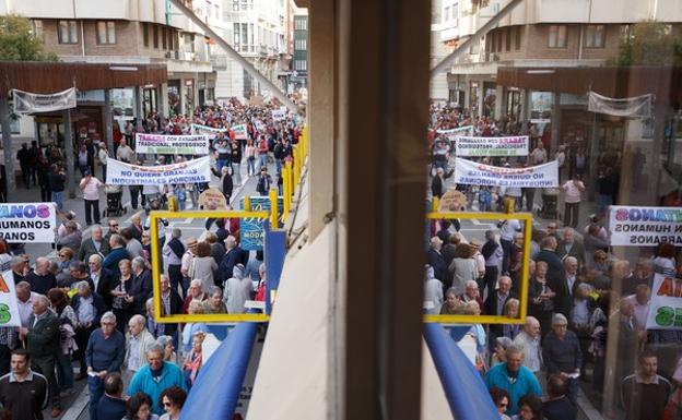 Unas 1.500 personas se manifiestan en Zamora en contra de la proliferación de explotaciones de porcino