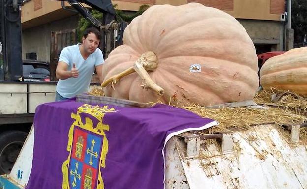 La calabaza palentina de 600 kilos de Sergio García gana el Certamen Regional de Calabazas Gigantes