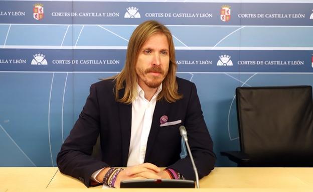 Seis de los diez procuradores de Podemos renuncian a seguir en 2019