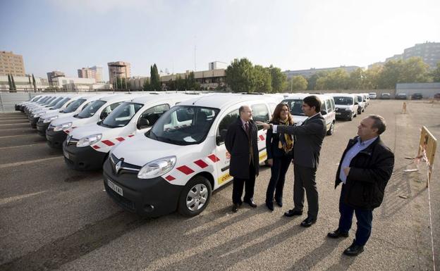 La Junta renueva el parque de mantenimiento de carreteras con 77 nuevos vehículos