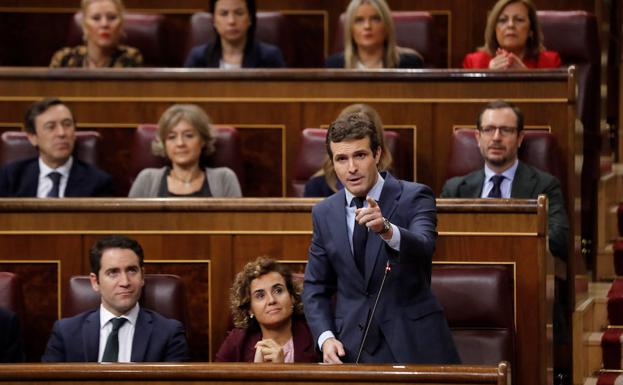 Casado reclama que Bruselas aplique el mismo baremo a Sánchez que a Rajoy