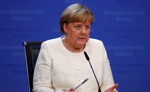 Merkel camina hacia el abismo en Hesse