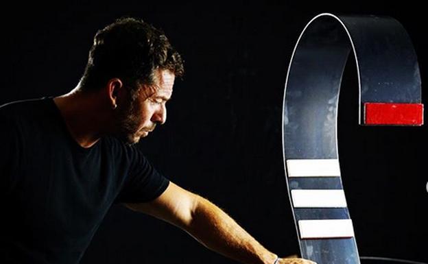 Nacho Palau, el novio de Miguel Bosé, denuncia al cantante