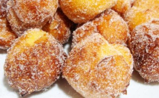 Buñuelos, la mejor manera de endulzar el puente de los Santos