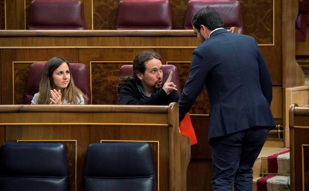 El Parlamento abre la puerta a despenalizar las injurias a la Corona