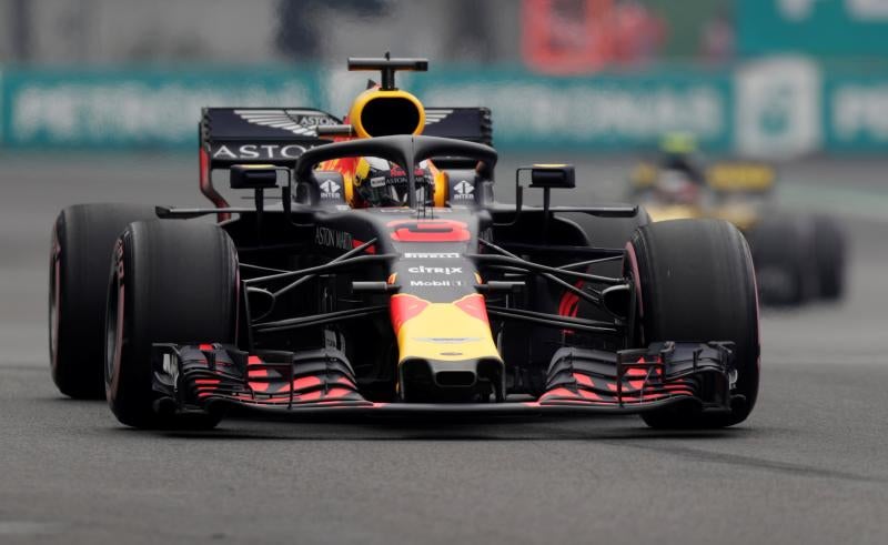 Ricciardo se reivindica con una pole que olía a Verstappen