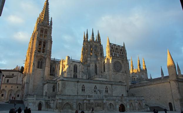 El PSOE pide retirar de la Catedral de Burgos la mención a Primo de Rivera
