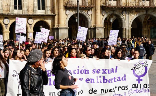 Unos 21.000 alumnos de Castilla y León secundan la huelga contra el sexismo en las aulas