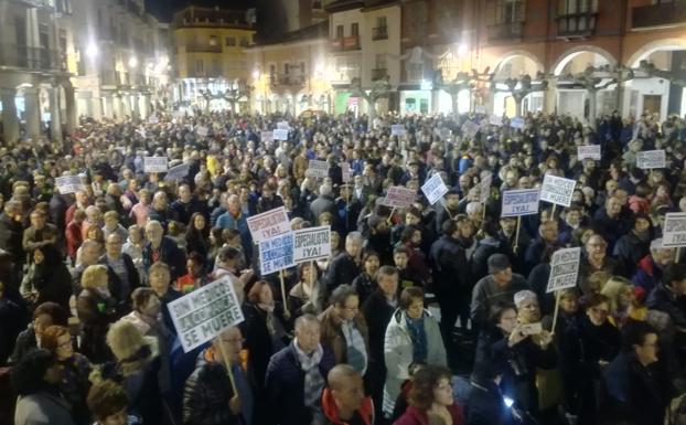 Casi 8.000 personas se manifiestan en Aranda reivindicando una sanidad de calidad