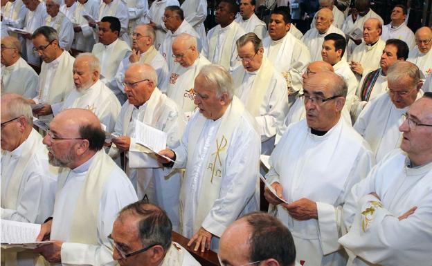 La Iglesia pide perdón por sus casos de pederastia con una oración en las misas de hoy