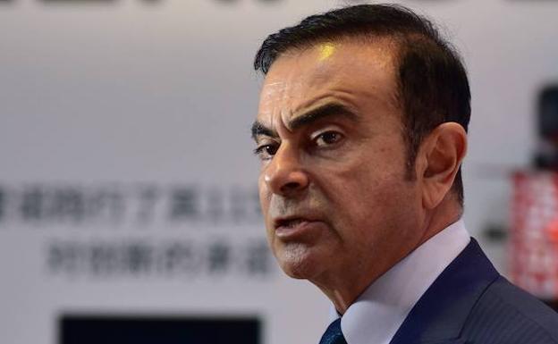 Ghosn duerme en una celda del tamaño de tres tatamis y tiene derecho a dos duchas semanales