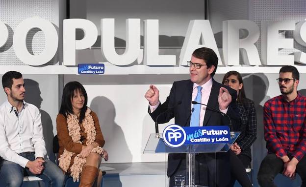 Mañueco arremete en Burgos contra las políticas «radicales» del Gobierno para «cargarse» la industria térmica y nuclear