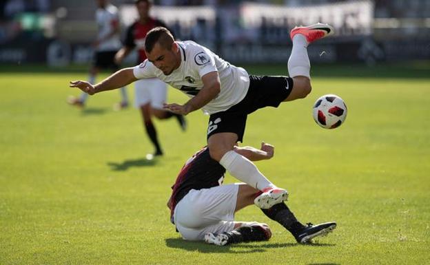 El Burgos busca remontar el vuelo ante uno de los gallitos de la categoría