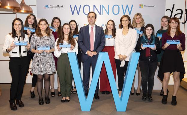 Caixabank premia a las once mejores alumnas de carreras técnicas