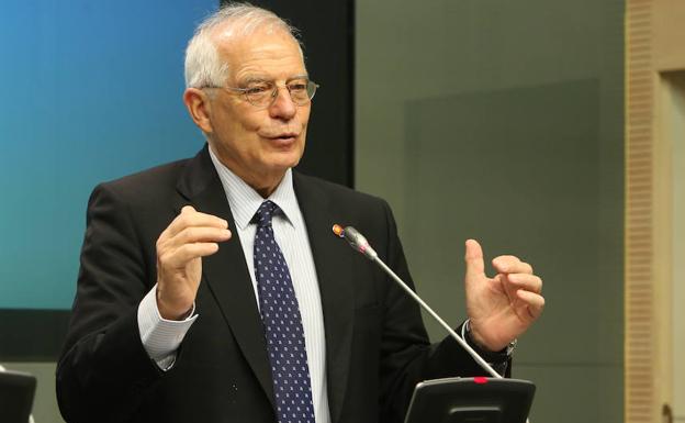 Multa a Borrell con 30.000 euros por uso de información privilegiada en venta de acciones de Abengoa