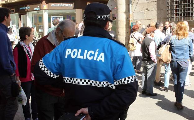 Un policía salva la vida a un comensal que se atragantó en un restaurante de Zamora