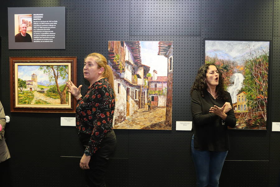 Exposición 'Con otra mirada' con cuadros realizados por pintores con discapacidad visual grave