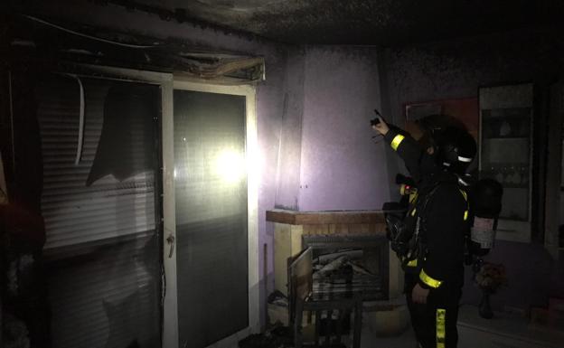 Un niño de 12 años avisa a los bomberos de un incendio en una vivienda en Mojados