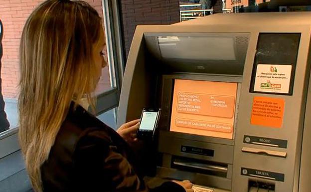 Detenidos dos vecinos de Aranda de Duero por estafar a través de teléfonos móviles