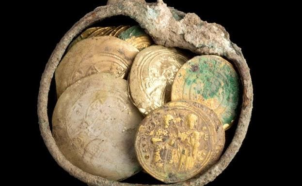 Descubren en Israel un tesoro de monedas de oro de hace 900 años