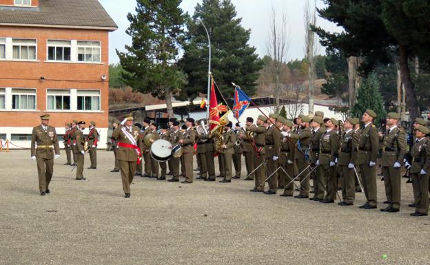 El Ejército homenajea a Santa Bárbara, patrona de los artilleros, en Castrillo del Val