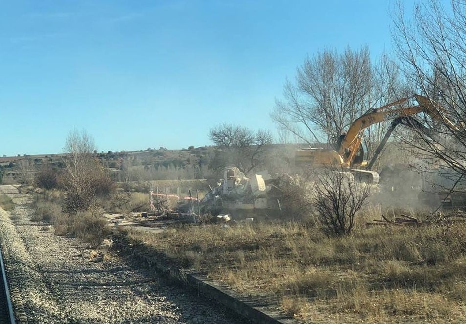 La Plataforma por el Directo considera una «incongruencia» la demolición de la estación de Gumiel de Izán