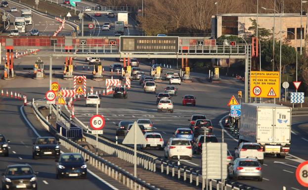 La antigua AP-1 supera la prueba del Puente de la Constitución con retenciones puntuales