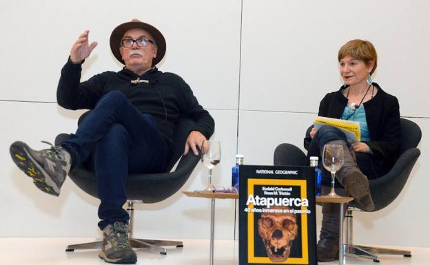 Eudald Carbonell y Rosa Tristán conmemoran el 40 aniversario de Atapuerca con un libro sobre los últimos descubrimientos