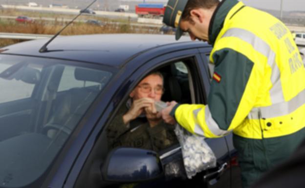 Tráfico realizará esta semana más de 2.500 pruebas diarias de alcohol y drogas en Castilla y León