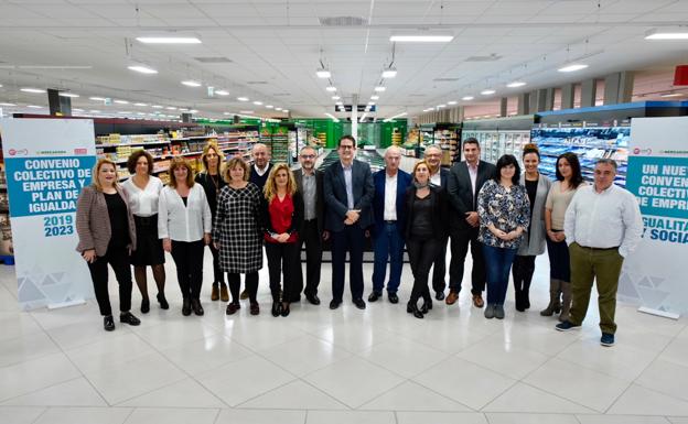 Mercadona y los sindicatos firman el convenio colectivo de empresa más igualitario y social