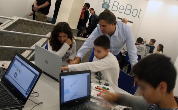 El programa Bebot organiza tres talleres navideños de robótica en Miranda de Ebro