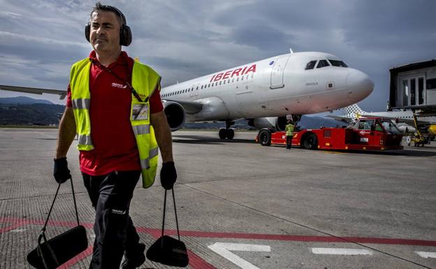 España plantea obligar a las aerolíneas a usar un 2% de biocombustible en 2025